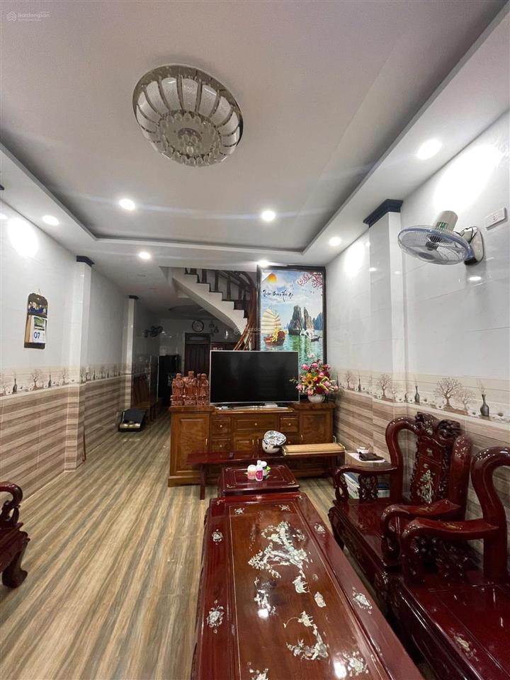 Bán nhà 3 tầng đẹp kđt lê hồng phong 2