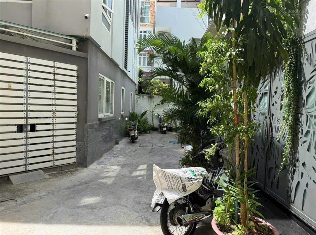 Bán nhà 4 tầng hẻm xe hơi đường bạch đằng, tp nha trang