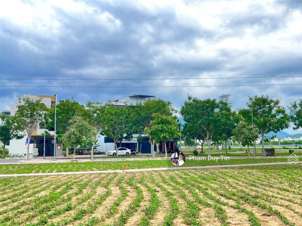 Cần bán những lô ngang từ 8m và lô góc kđt hà quang. giá rẻ cho khách đầu tư.  0934 082 ***