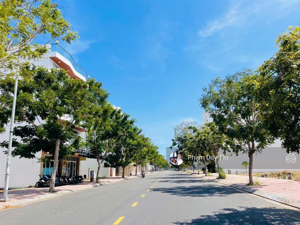 Cần bán lô đất đường số 7 khu đô thị hà quang 2 rộng 22m. giá bán 85tr/m2