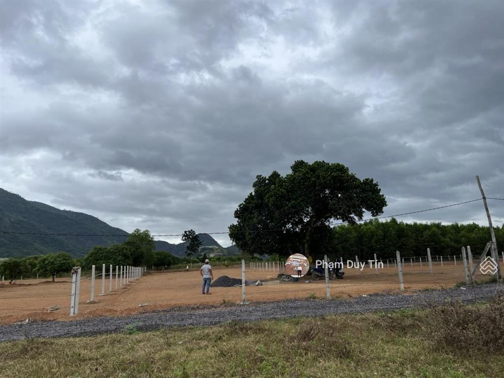 Chính chủ bán đất vườn suối tiên  diên khánh. có sổ hồng. dt 2389.3m2. giá đầu tư 1.2tr/m2