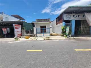 Bàn cờ cam đức đầu đường tản đà có nhà cấp 4 giá chỉ hơn 570 triệu/mét ngang. gọi ngay 0969 876 ***