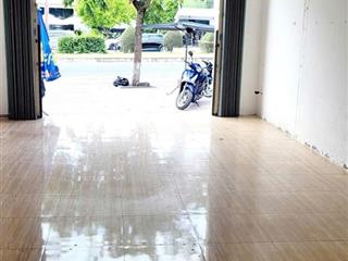 Cho thuê nhà 2 mặt tiền trước sau đường đinh tiên hoàng gần quốc lô 1a.  0969 876 ***