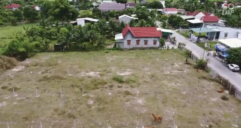 Bán đất suối tiên 500m2 rất đẹp mặt đường nhựa lớn 10m, thôn gò mè khu đông đúc