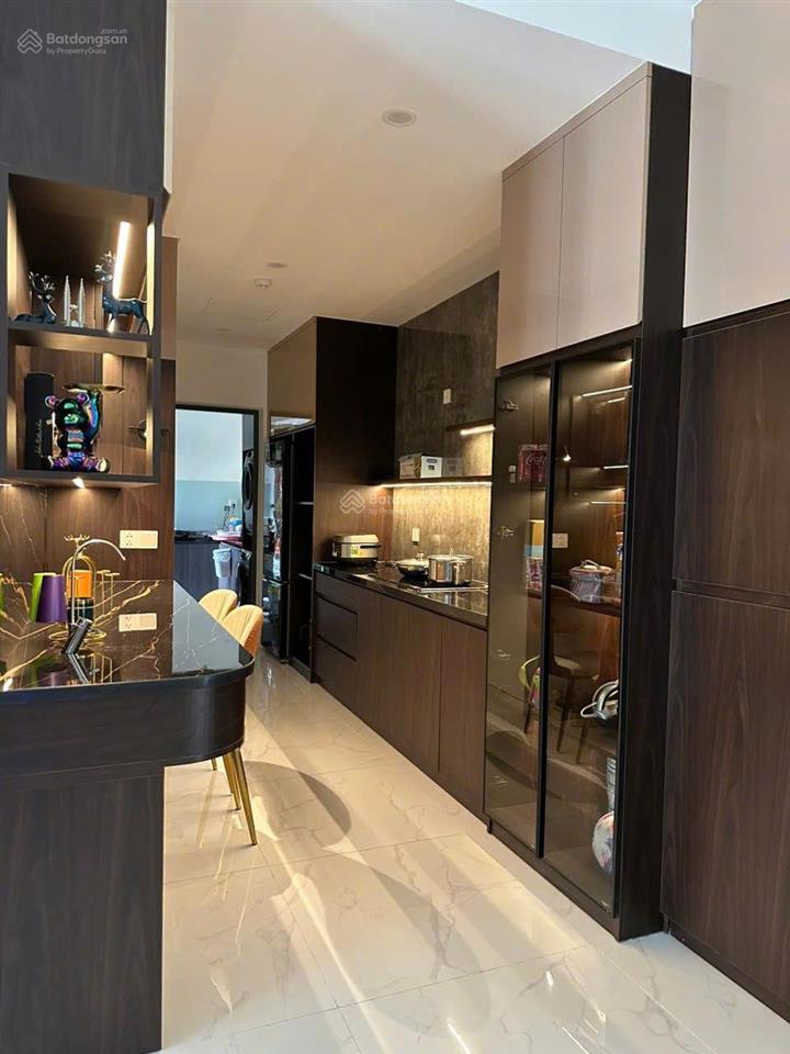 Bán căn hộ diamond alnata, giá 5 tỷ 250tr, 85m2 2pn + 2wc, view đại lộ, nhà mới