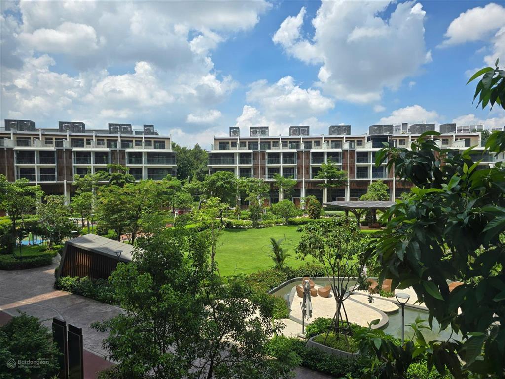 Bán căn hộ brilliant (7.25 tỷ) 96m2 2pn + 2wc, tầng thấp. view hồ bơi, giá tốt nhất thị trường