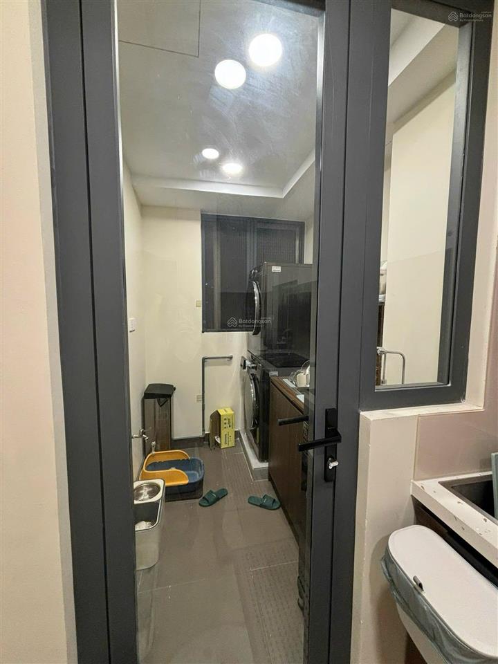 Bán căn hộ ruby 5.2 tỷ , block e , 84m2, có ban công, 3pn + 2wc, view công viên 16ha + hồ sinh thái