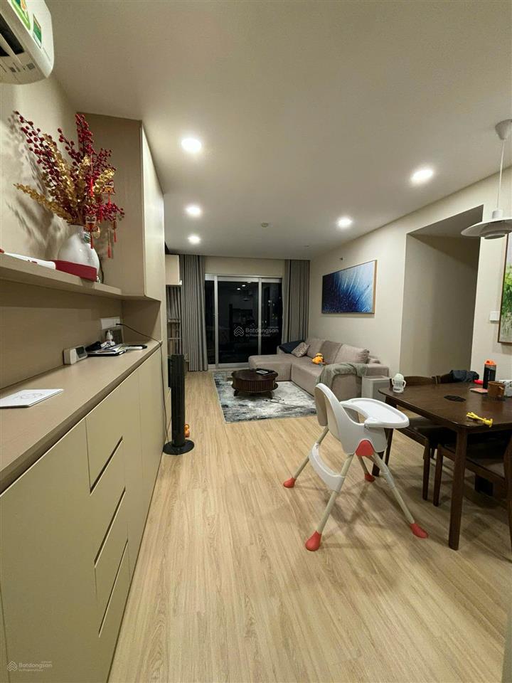 Bán căn hộ ruby 5.2 tỷ , block e , 84m2, có ban công, 3pn + 2wc, view công viên 16ha + hồ sinh thái