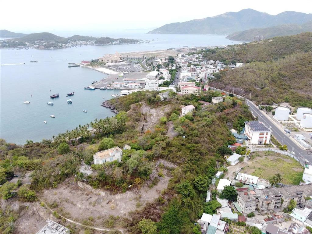 Bán gấp đất sổ đỏ gần biển trần phú nha trang cách biển vài bước chân, tiềm năng sinh lời tốt