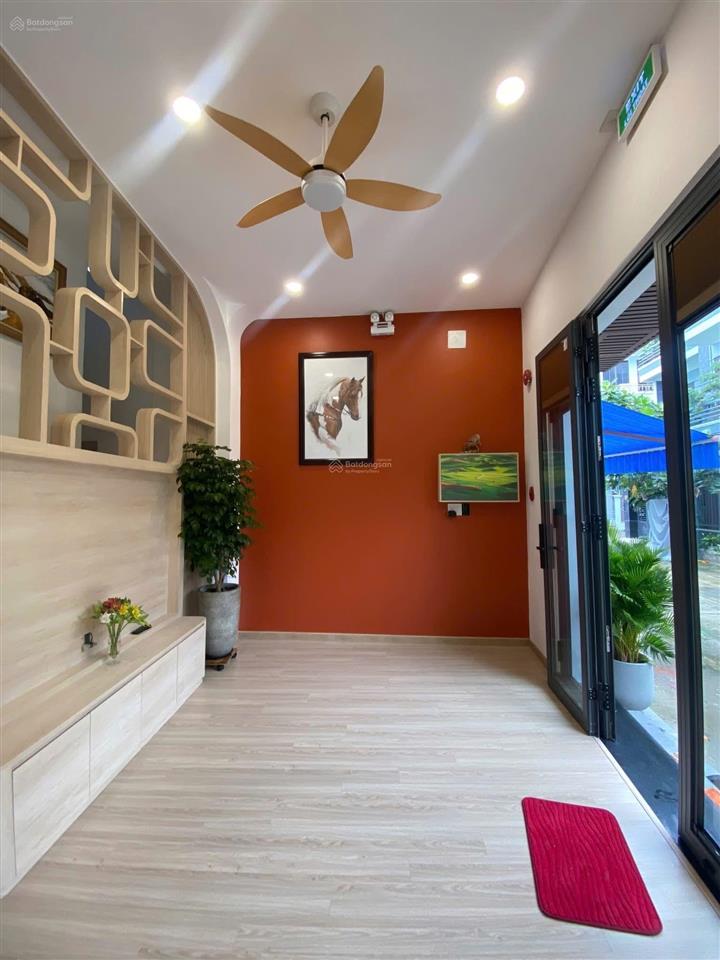 Chính chủ cần bán nhà thiết kế kiểu " homestay " có thang máy, mặt tiền đường phan như cẩn