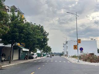 Lô liền kề mặt tiền đường số 13, trục chính kinh doanh kết nối thẳng đường lê hồng phong, giá tốt