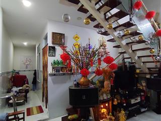 Bán nhà 2 tầng căn kề góc hẻm phòng không, nam nha trang, giá 6.1 tỷ.