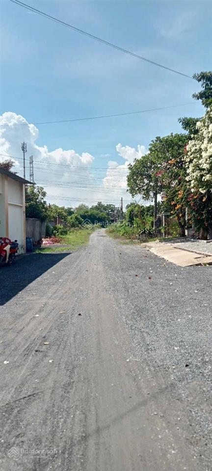 Đất chính chủ gủi cần bán gấp thuộc xã tân thạnh đông huyện củ chi dt 10 x 60m giá 5ty500tr