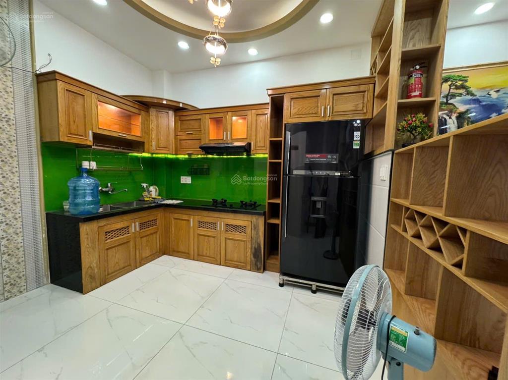 Nhà chính chủ gửi cần bán gấp thuộc phường 12 gò vấp dt 5 x 7m đúc 3 tấm gồm 4pn 3wc giá 5tỷ900tr