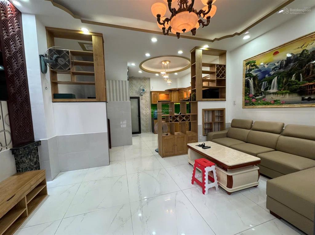 Nhà chính chủ gửi cần bán gấp thuộc phường 12 gò vấp dt 5 x 7m đúc 3 tấm gồm 4pn 3wc giá 5tỷ900tr