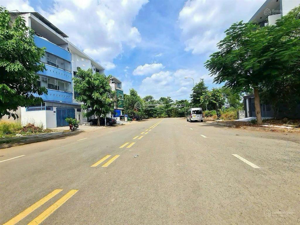 "bán đất lô góc 2 mt đường d1, kdc nam long, phường phước long b, tp thủ đức