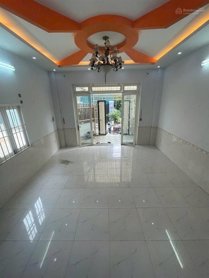Bán căn góc 2 mặt tiền đường 261 ngay chợ tăng nhơn phú giá 6 tỷ