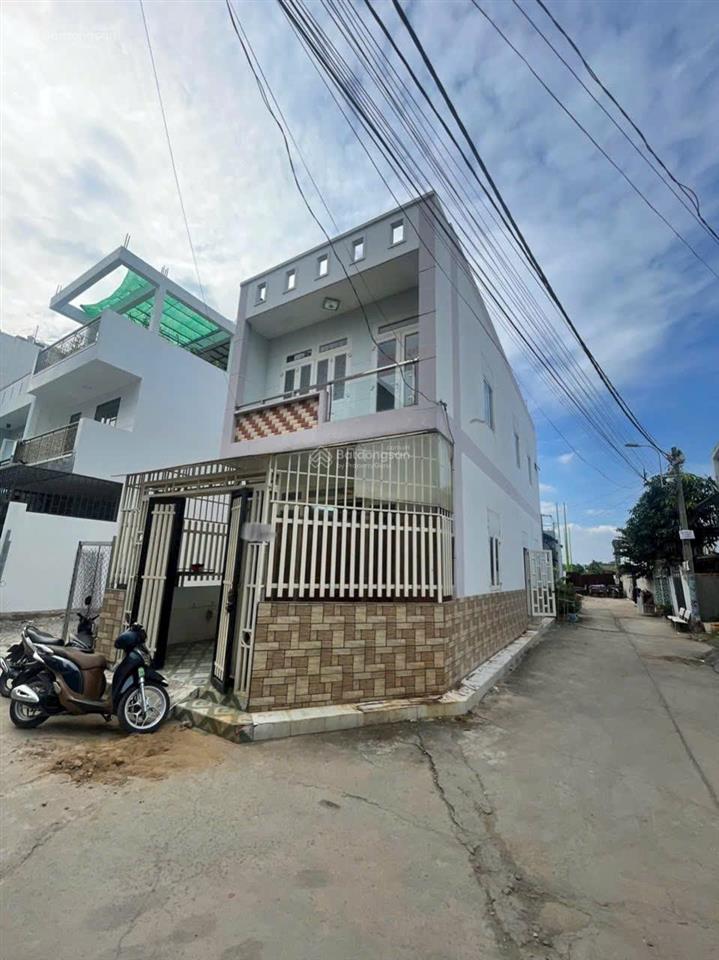 Bán căn góc 2 mặt tiền đường 261 ngay chợ tăng nhơn phú giá 6 tỷ