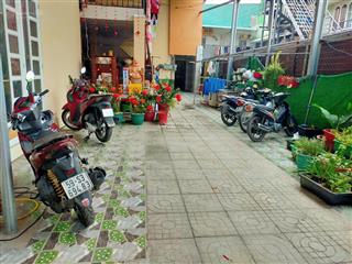 Bán đất có nhà cấp 4 và dãy nhà trọ tại phường 28, quận bình thạnh dt 291m2