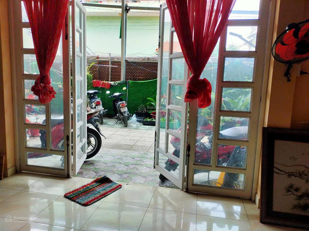 Bán nhà cấp 4 + bán đất + dãy trọ 8 phòng đang thu nhập 35 triệu/tháng