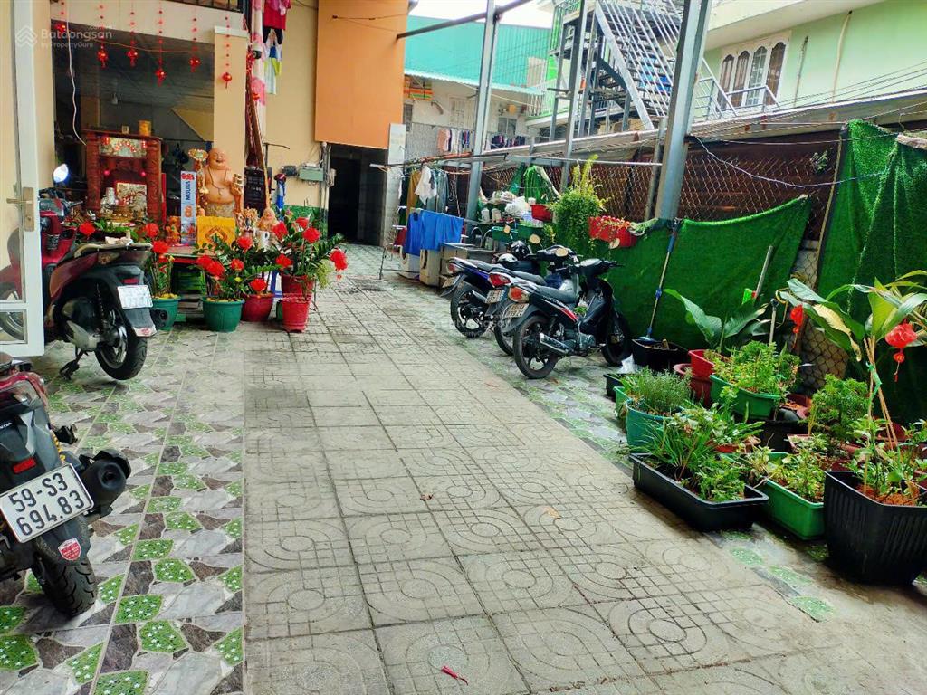 Bán nhà cấp 4 + bán đất + dãy trọ 8 phòng đang thu nhập 35 triệu/tháng