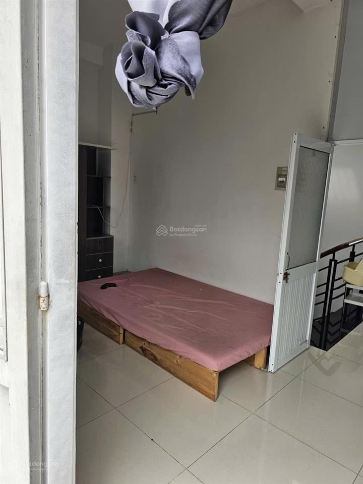 Cho thuê căn hộ dịch vụ đường 135, phước long a, quận 9