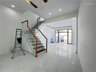 Bán nhà đẹp , thị trấn diên khánh , nhà mới đẹp , đường oto , khu dân cư đông đúc .  0905 211 ***