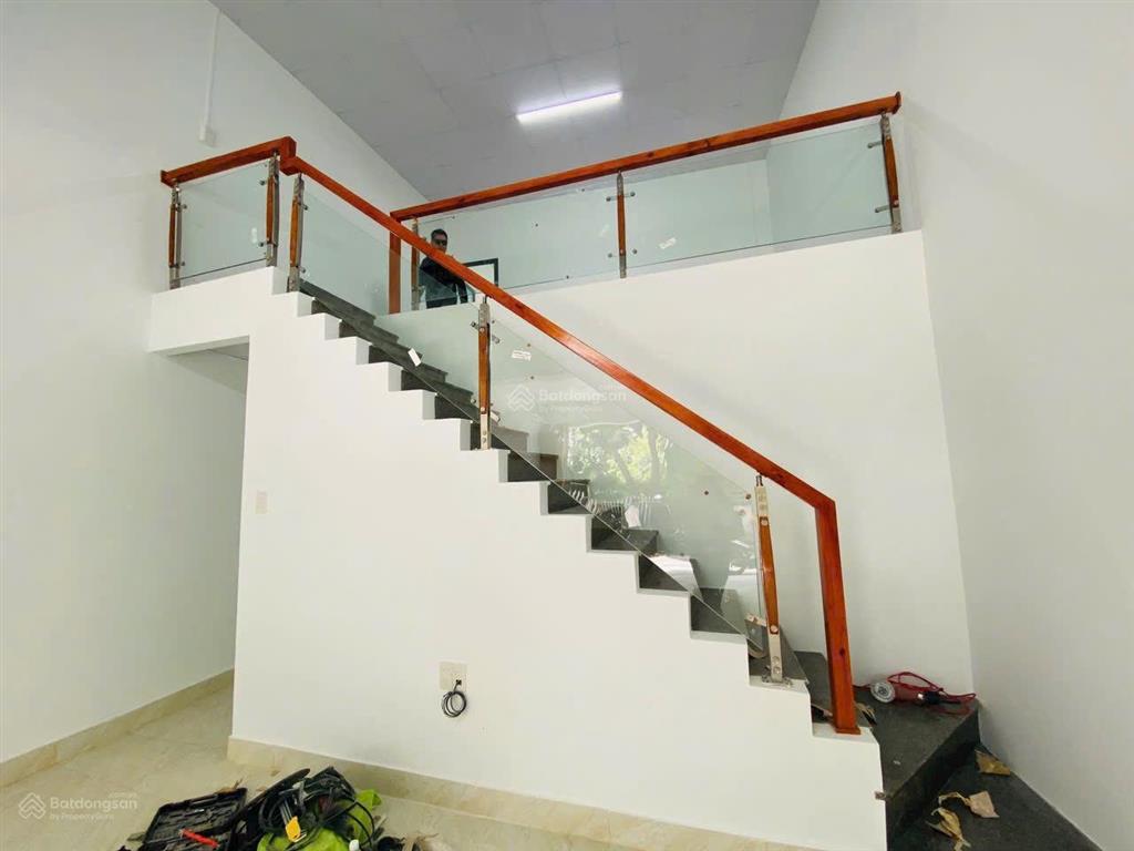 Bán nhà đẹp vĩnh thạnh, đường lớn, giá tốt. thích hợp ở hoặc đầu tư. 0905 211 ***