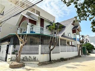 Bán biệt thự khu hòn sện vĩnh hòa nha trang, nhà đẹp, kiên cố.  0905 211 ***