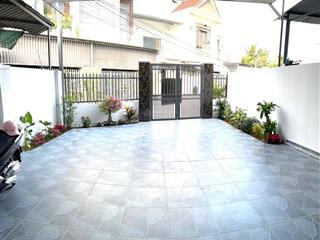 Bán căn nhà mới đẹp 1 lầu có sân vườn rộng mát mẻ nằm cạnh kđt vĩnh điềm trung
