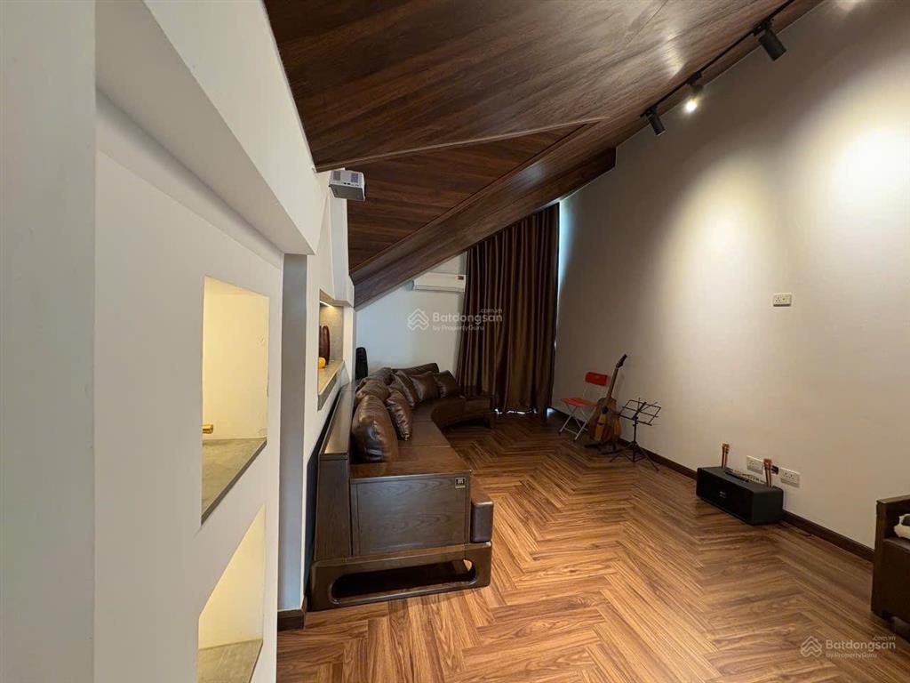 Bán biệt thự khu đô thị newhouse quốc oai,hn.dt203.8
m2(mt 12m).sổ đỏ cc.giá20 tỷ.0978 555 ***