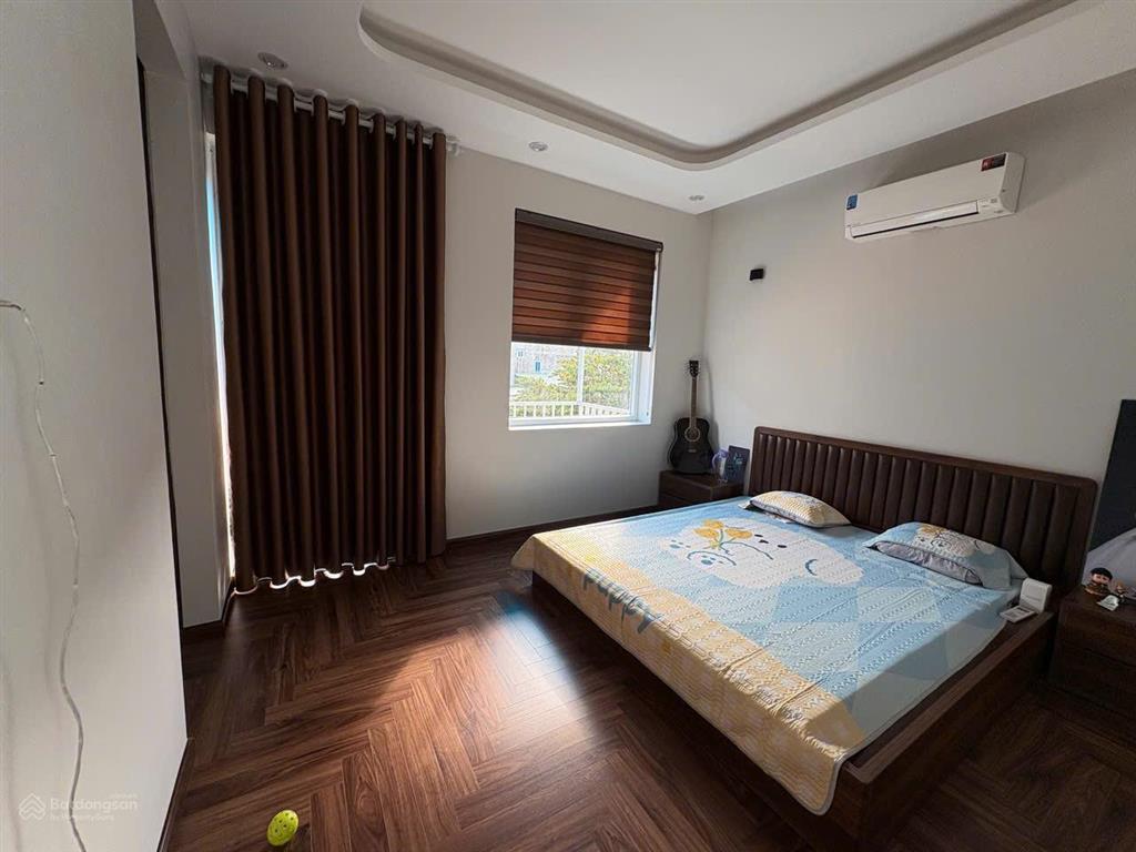 Bán biệt thự khu đô thị newhouse quốc oai,hn.dt203.8
m2(mt 12m).sổ đỏ cc.giá20 tỷ.0978 555 ***