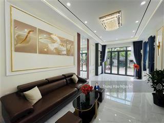 Nhà huỳnh mẫn đạt gần cổng tam quan, p.vĩnh lạc tp rạch giá. lộ 17m, 4m x 25m, hoàn thiện đẹp, shr
