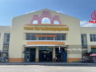 Nhà huỳnh thúc kháng ngay chợ 30/4 rạch giá, điểm kinh doanh sầm uất. lộ 19m, dt 4.5x8m, 3 tầng shr