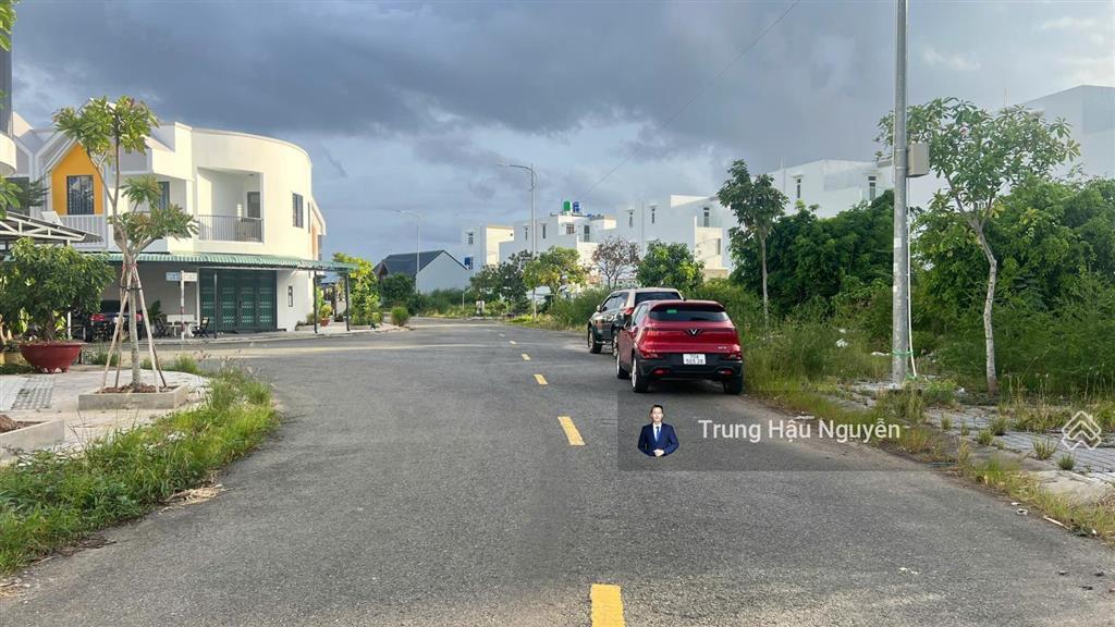 Lô đất hiếm kđt tây bắc, kế công viên, khu thể thao, 3 trường học, lộ 17m, 10x19.5m full thổ cư shr