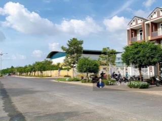 Nhà tôn đức thắng kế trường võ văn kiệt view biển, lộ 37m, 5x30m, 3 tầng, hoàn thiện, sổ hoàn công