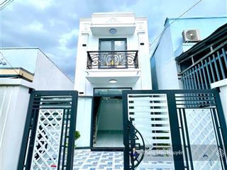 Nhà 2 mặt tiền hẽm hai bà trưng gần chợ 30/4 rạch giá. lộ ô tô 3m, 4.7x18m, 2 tầng, 3 ngủ 3 wc, shr