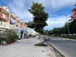 Nhà tôn đức thắng  phú cường kế trường võ văn kiệt & cầu rgab, lộ 37m, 5x30m 3 tầng 5 ngủ 5wc shr