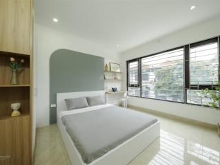 Chính chủ cho thuê căn hộ 1n1k 50m2, 84 hoàng văn thái vị trí trung tâm gần ngã tư sở full nội thất