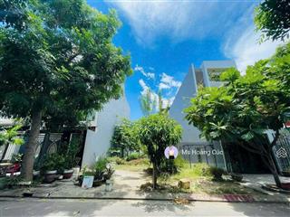 Nam việt á  cặp góc lê văn thủ. dt 200m2, giá bán 15,5 tỷ