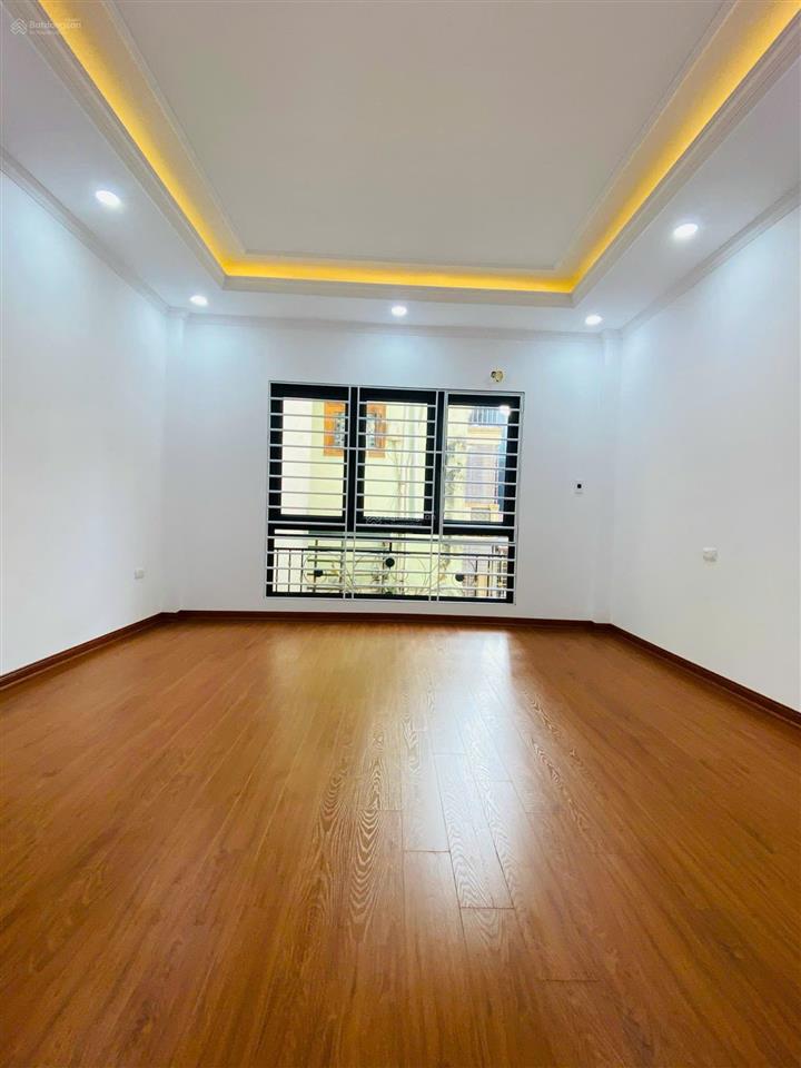 Bán nhà mặt phố cổ nhuế  bắc từ liêm. dt 50m2 x 5 tầng thang máy. giá 17.45 tỷ