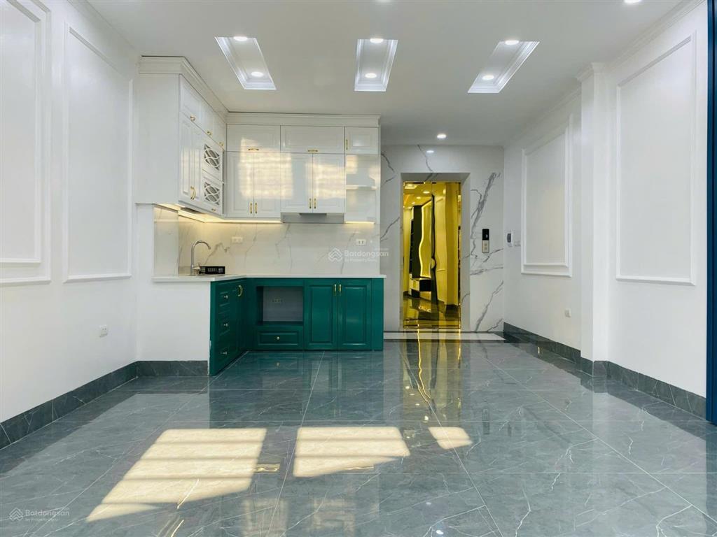 Bán nhà mặt phố cổ nhuế  bắc từ liêm. dt 50m2 x 5 tầng thang máy. giá 17.45 tỷ
