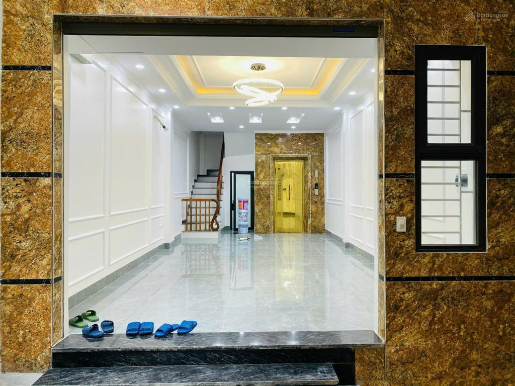 Bán nhà mặt phố cổ nhuế  bắc từ liêm. dt 50m2 x 5 tầng thang máy. giá 17.45 tỷ