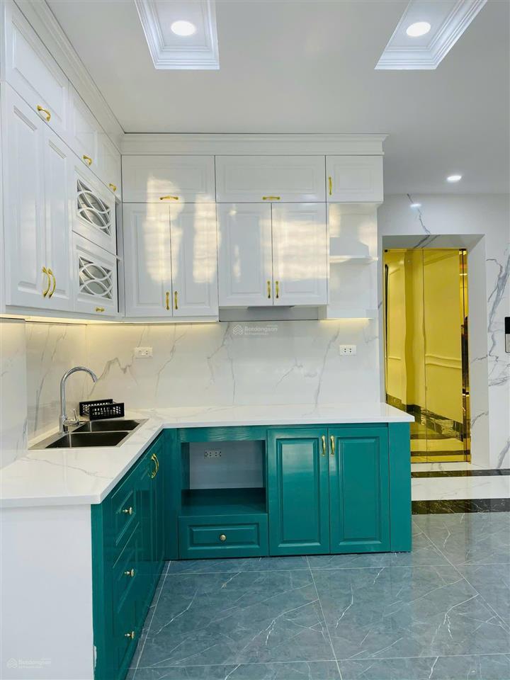 Bán nhà mặt phố cổ nhuế  bắc từ liêm. dt 50m2 x 5 tầng thang máy. giá 17.45 tỷ