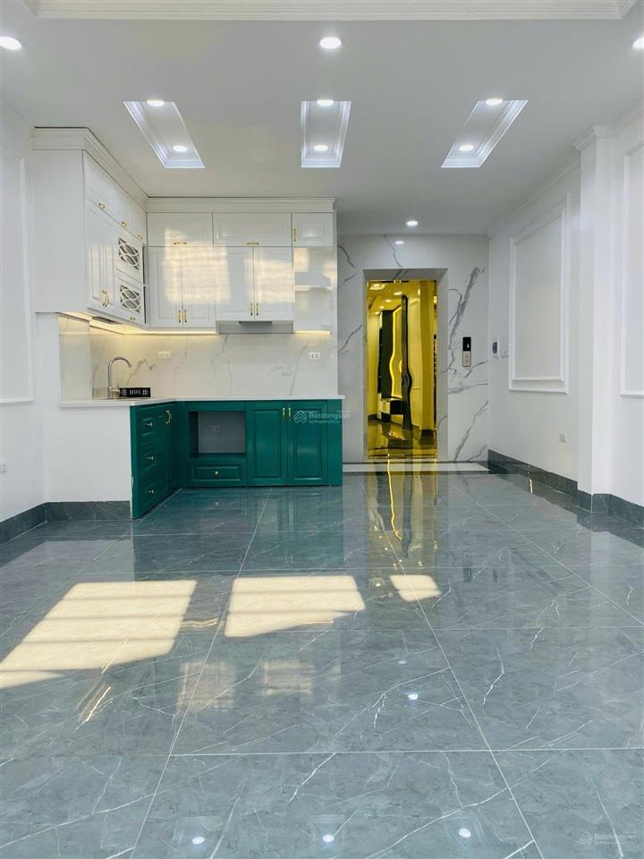 Bán nhà mặt phố cổ nhuế  bắc từ liêm. dt 50m2 x 5 tầng thang máy. giá 17.45 tỷ