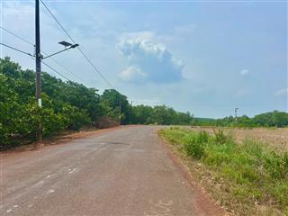 Đất mặt tiền nhựa cách tuyến số 4 kcn đồng phú 800m. dt 5x54m tc 100m2. giá chỉ 480 triệu