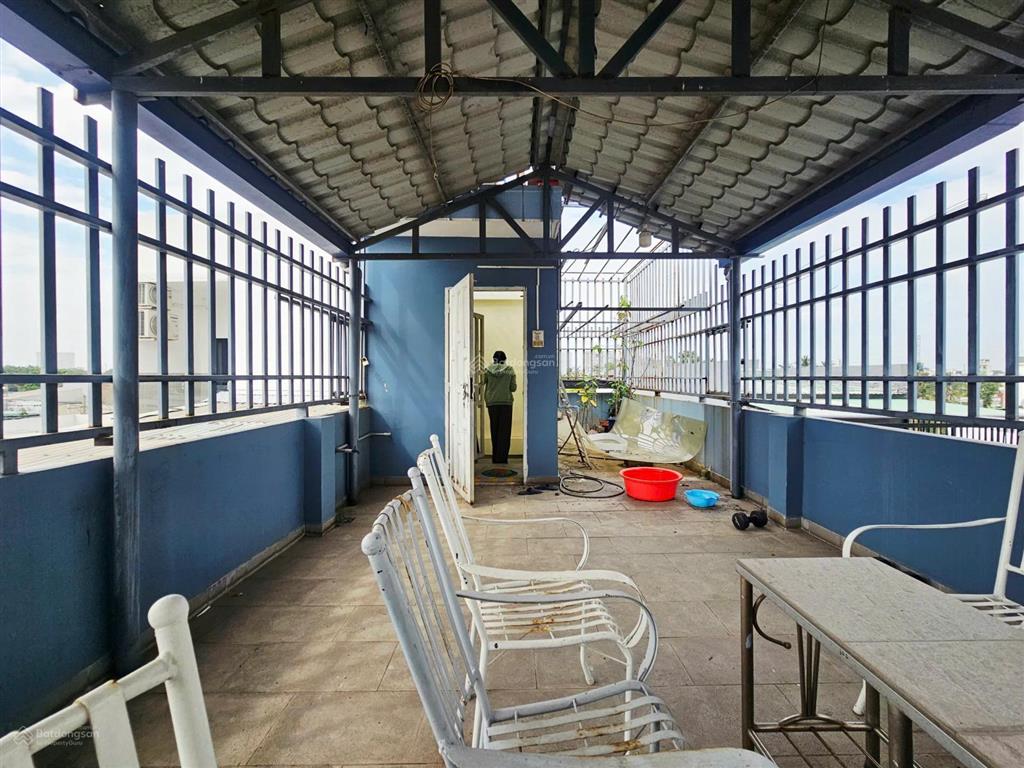 Hiếm....nhà 2 lầu ngay cầu bến phân, sát bên gò vấp