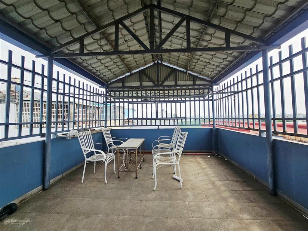 Hiếm....nhà 2 lầu ngay cầu bến phân, sát bên gò vấp