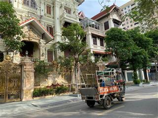Tôi bán biệt thự phố nguyễn thị định hơn 211 mét vuông giá hơn 100 tỷ