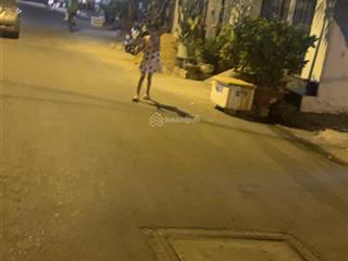 Bán nhà 1 sẹc hương lộ 2 ngay trường học bình trị đông. diện tích ngang 4x19m. hẻm 8m khu nhà lầu